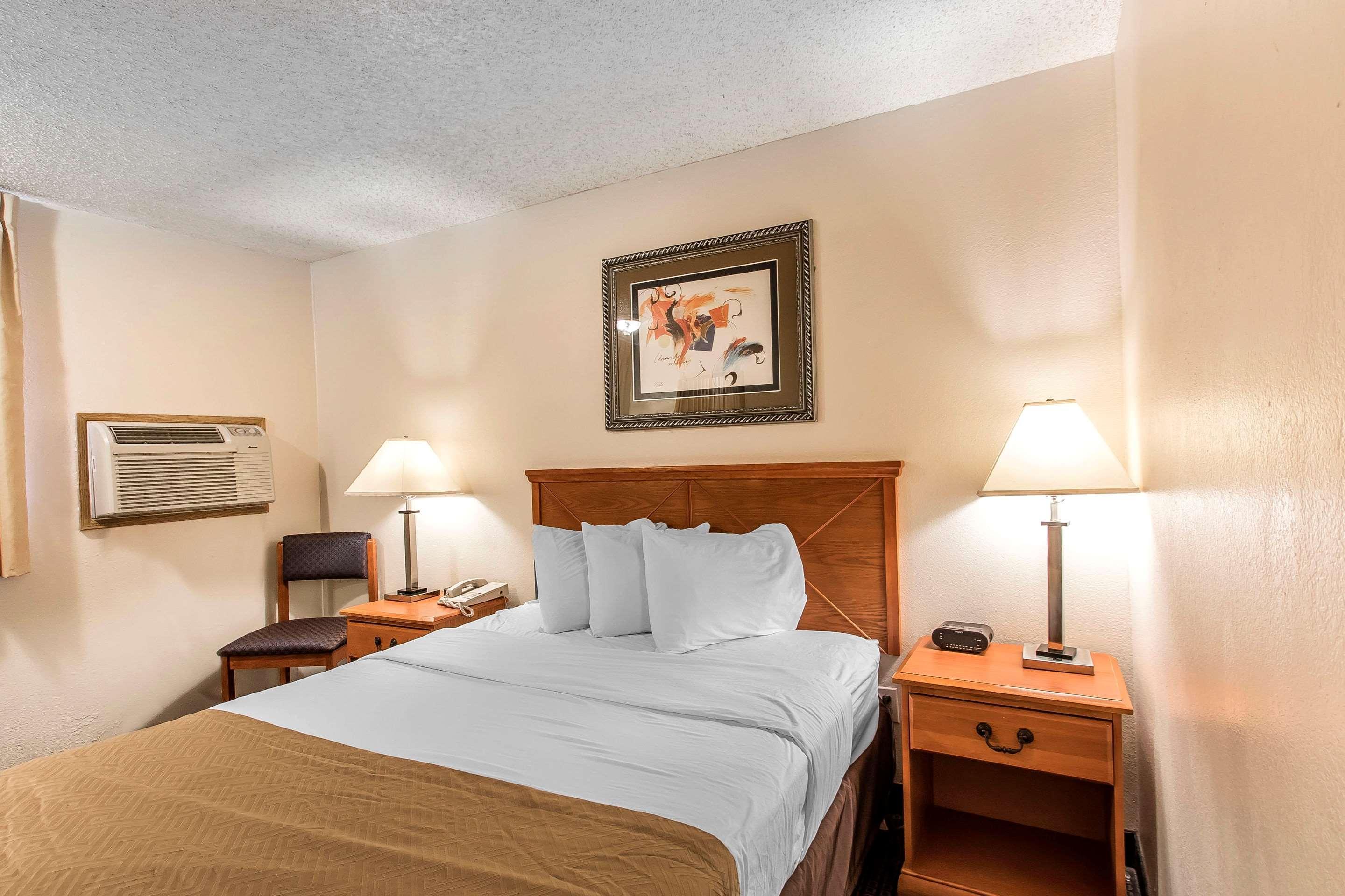 Econo Lodge Inn&Suites Clinton Exterior foto
