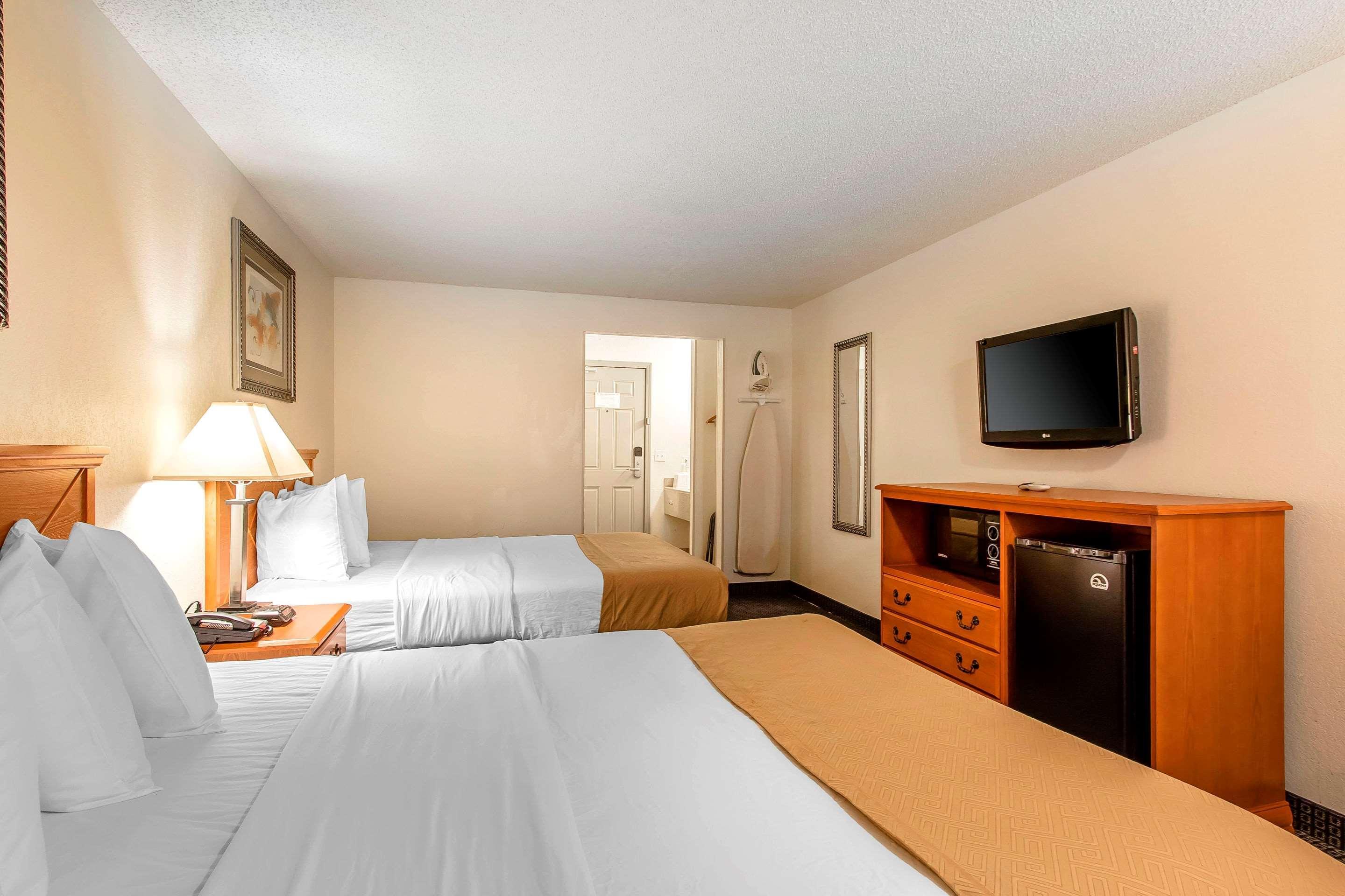 Econo Lodge Inn&Suites Clinton Exterior foto