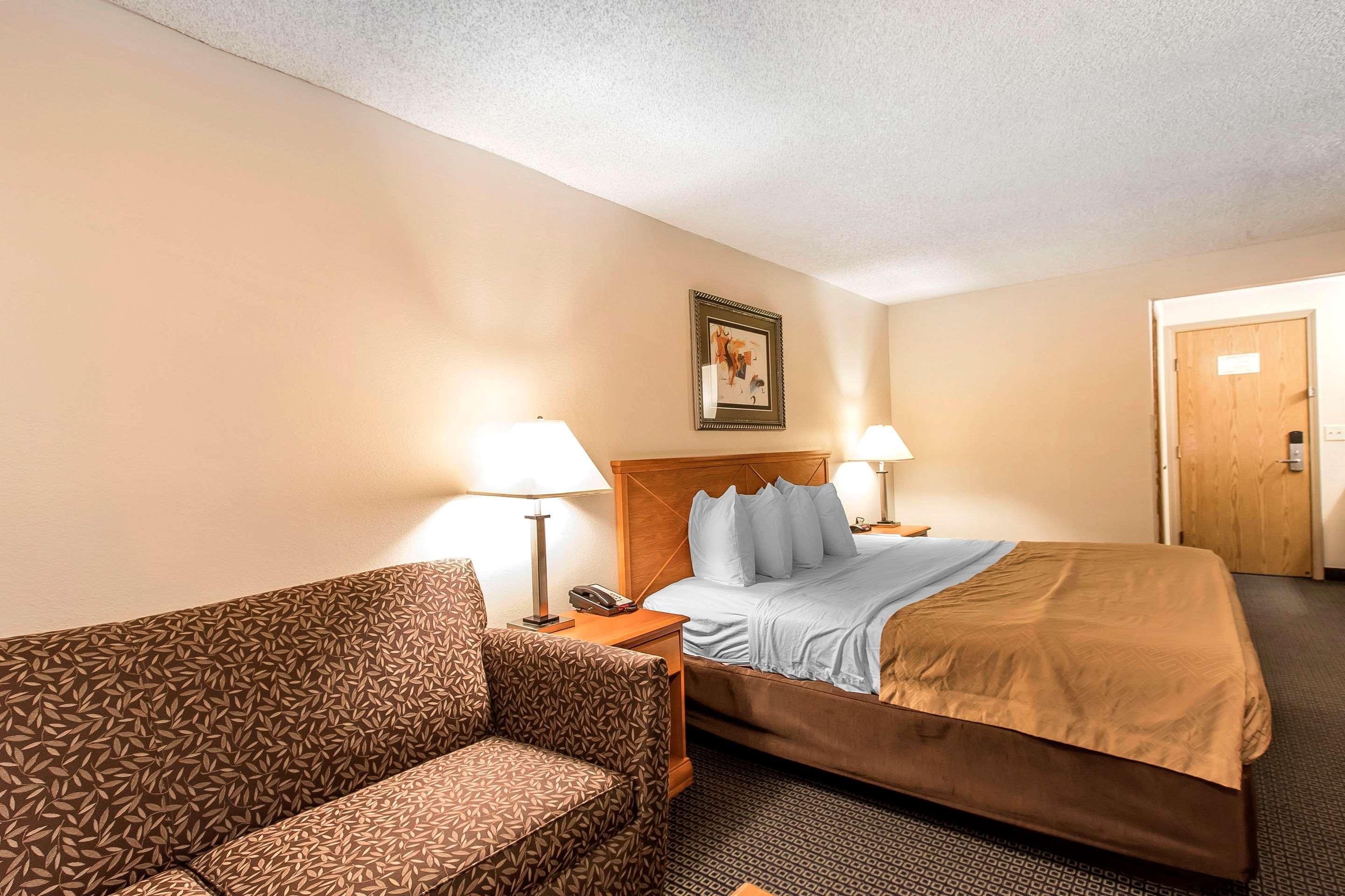 Econo Lodge Inn&Suites Clinton Exterior foto