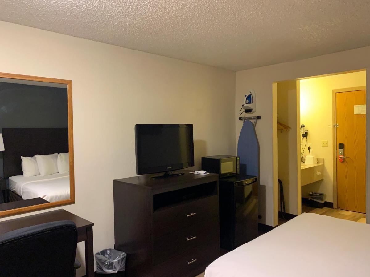 Econo Lodge Inn&Suites Clinton Exterior foto